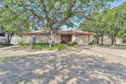 1801 Country Club Rd, Bowie, TX, 76230-8520 | Card Image