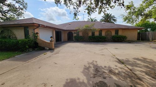 2747 Chandler Pl, Ingleside, TX, 78362-6516 | Card Image