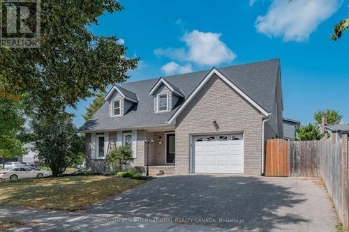 154 Covington Cres, Kitchener, ON, N2N2X4 | Card Image