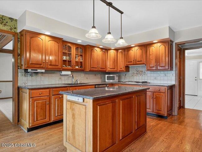 3077 New Williamsburg Dr, House other with 4 bedrooms, 4 bathrooms and 6 parking in Schenectady NY | Image 14