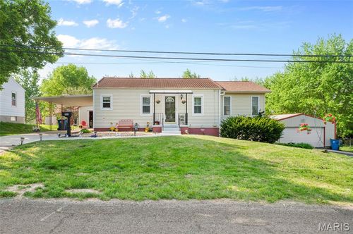 826 Kneedler St, Collinsville, IL, 62234-5305 | Card Image