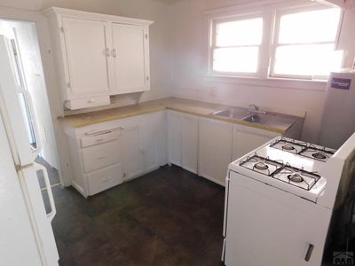 801 E 7th St, House other with 2 bedrooms, 1 bathrooms and 2 parking in Pueblo CO | Image 3