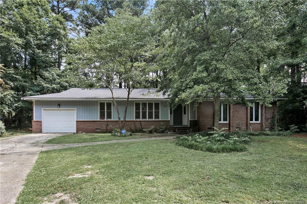 Tryon Dr, Fayetteville, NC 28303