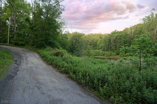 5 Meadow Cliff Ln, Hardwick, NJ, 07825-3206 | Card Image