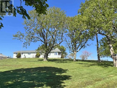 355 Pleasant St, Yarmouth, NS, B5A2K9 | Card Image
