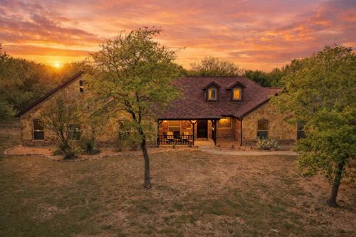 125 Miramar Cir, Weatherford, TX, 76085-2828 | Card Image