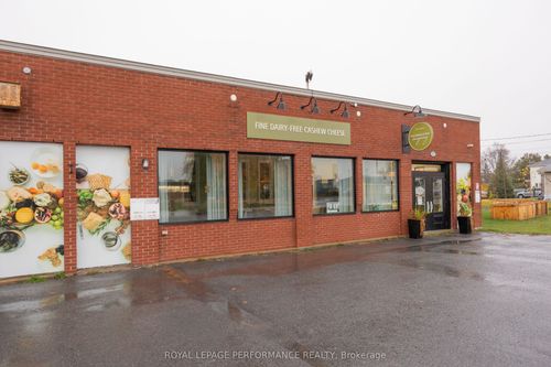 215 Main St N, North Glengarry, ON, K0C1A0 | Card Image
