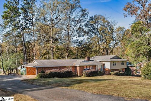 524 Perrin Dr, Spartanburg, SC, 29307-3011 | Card Image
