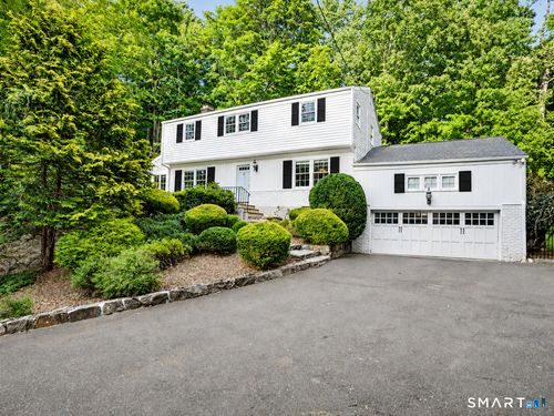 2 Arnold Dr, Stamford, CT, 06905-1301 | Card Image