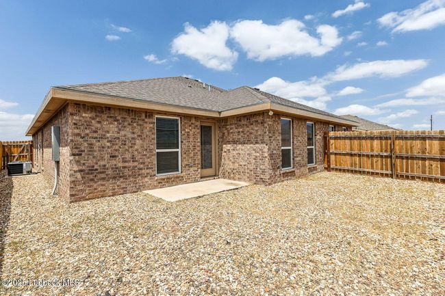 Low maintenance front and back yards | Image 29