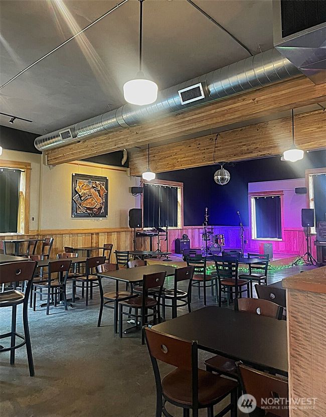 Seating area | Image 24