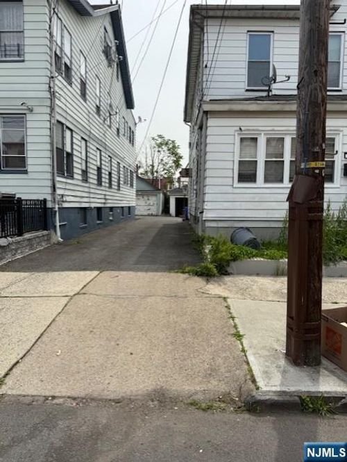457 N 7th St, Newark, NJ, 07107-3743 | Card Image