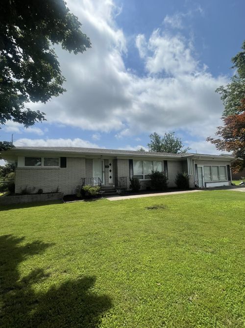 1212 Poplar Dr, Lawrenceburg, TN, 38464-2743 | Card Image