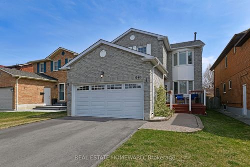640 Chiron Cres, Pickering, ON, L1V4T4 | Card Image