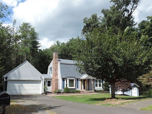 96 Logtown Rd, Amherst, MA, 01002-2745 | Card Image