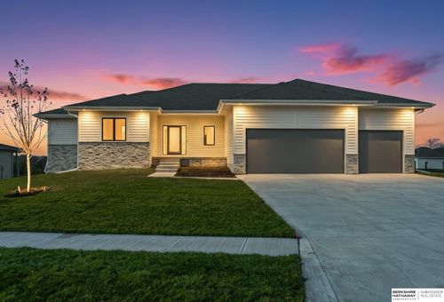 9808 Overland Trl, Papillion, NE, 68046-3711 | Card Image