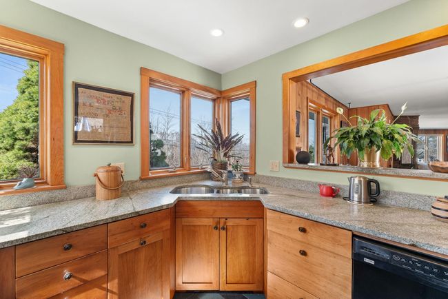 68 Ledge Rd, House other with 2 bedrooms, 2 bathrooms and null parking in Burlington VT | Image 16