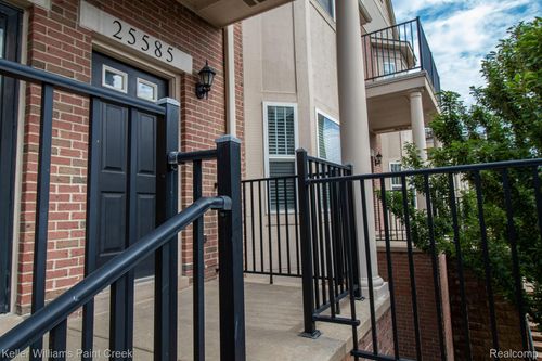 25585 Portico Ln, Novi, MI, 48375-1862 | Card Image