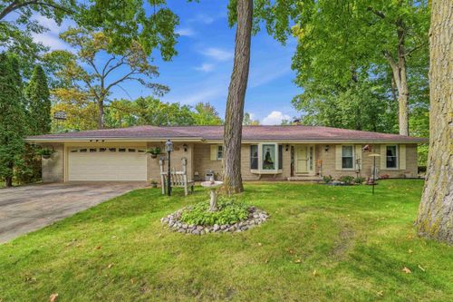 611 River Dr, MAYVILLE, WI, 53050-1716 | Card Image
