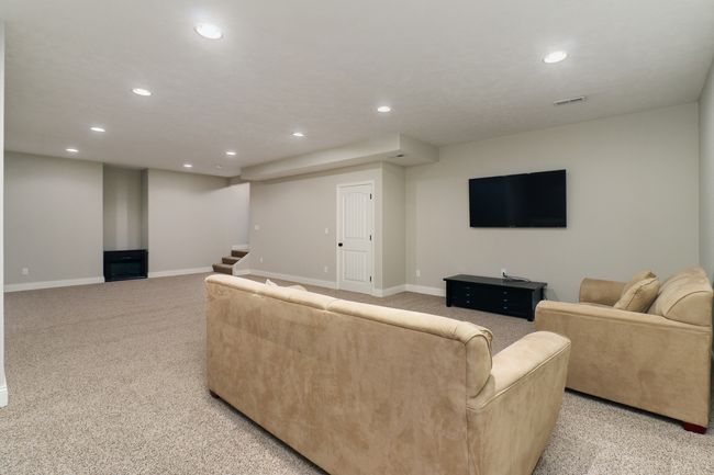 402 Raef Rd, House other with 4 bedrooms, 5 bathrooms and 3 parking in Downs IL | Image 37
