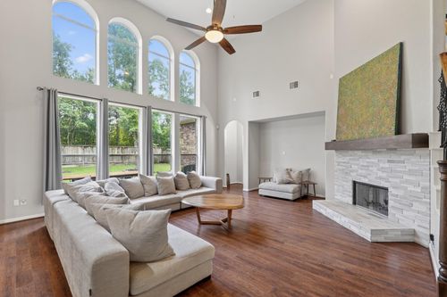 42 N Arrow Canyon Cir, The Woodlands, TX, 77389-2631 | Card Image