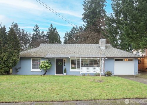 15521 Ashworth Avenue N, Shoreline, WA, 98133 | Card Image