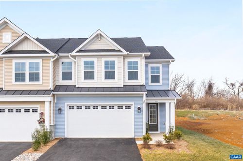 135 Springdale Rd, WAYNESBORO, VA, 22980-3286 | Card Image