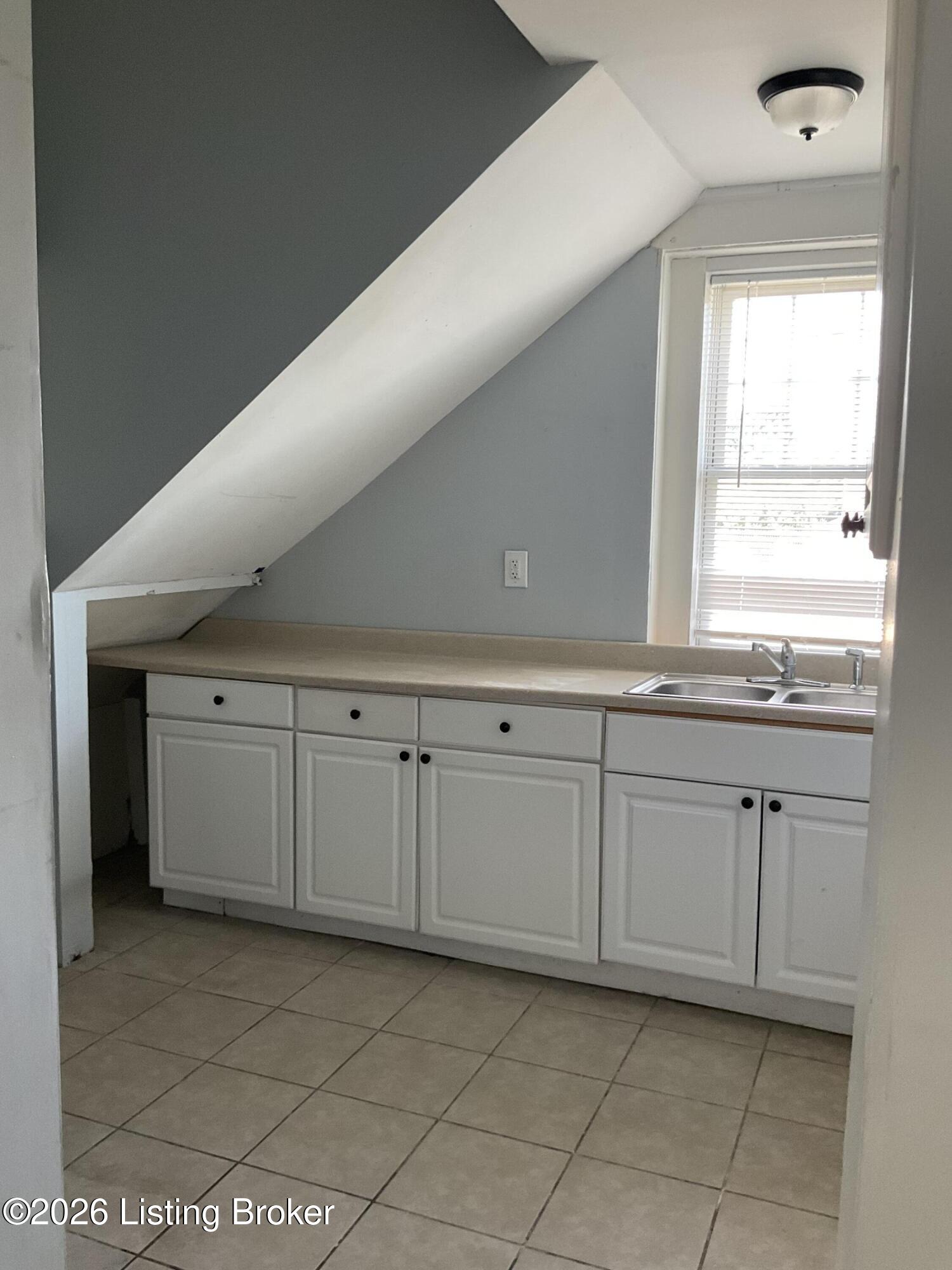 Residential Lease in Louisville 5