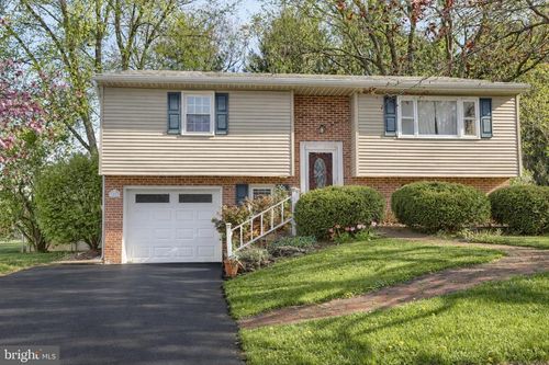 3505 Cranmere Ln, YORK, PA, 17402-4211 | Card Image