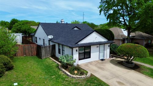 225 California Dr, Glenn Heights, TX, 75154-2001 | Card Image