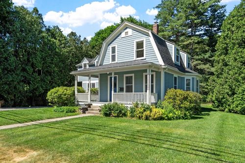132 Cottage St, Concord, MA, 01742-3036 | Card Image