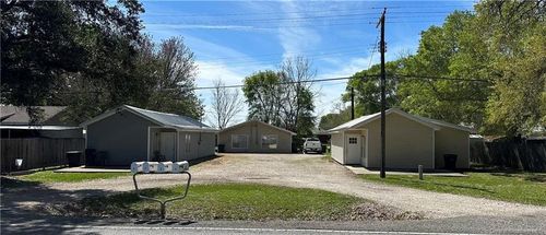 705 E Russell Ave, Welsh, LA, 70591-4831 | Card Image