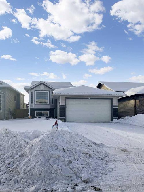 8821 74 Ave, Grande Prairie, AB, T8X0H6 | Card Image