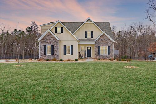 217 Sunset Ridge Dr, Concord, VA, 24538-3591 | Card Image