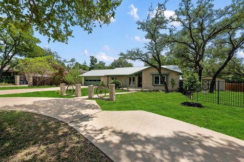 12111 Shetland Chase, Austin, TX, 78727-6741 | Card Image