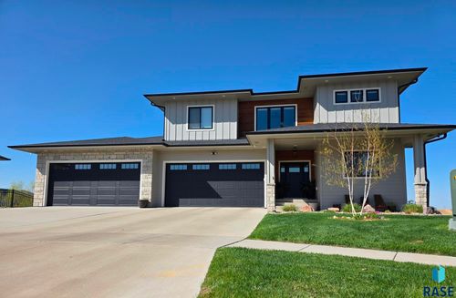 7308 E Gray Eagle Cir, Sioux Falls, SD, 57110-3313 | Card Image