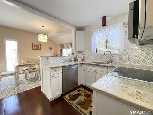 b-551 Heritage Vlg, Southbury, CT, 06488 | Card Image