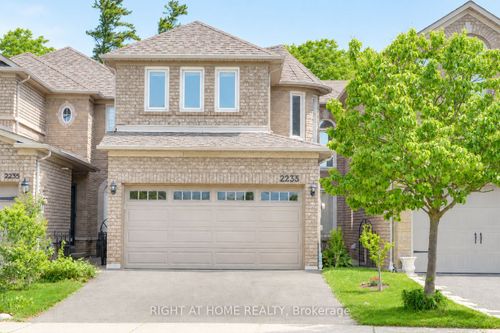 2233 Rockingham Dr, Oakville, ON, L6H6E7 | Card Image