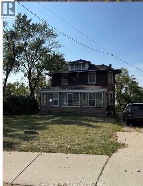 3026 Sandwich St, Windsor, ON, N9C1A3 | Card Image