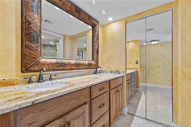 APT-806 - 9550 Ocean Dr, Condo with 3 bedrooms, 2 bathrooms and null parking in Jensen Beach FL | Image 20