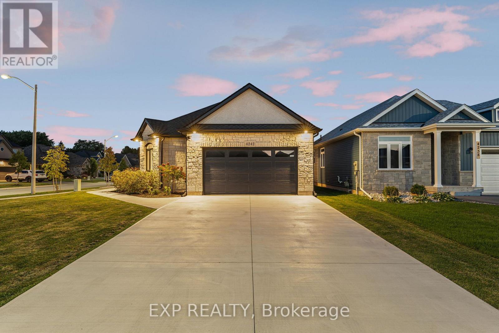 Residential in Fort Erie (Stevensville) 3