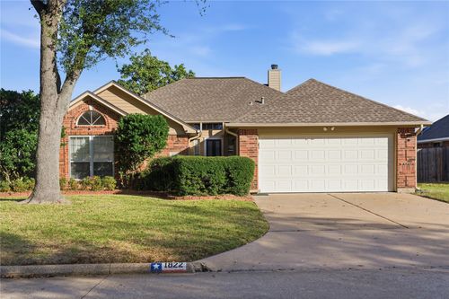 1822 28th Ave N, Texas City, TX, 77590-4134 | Card Image