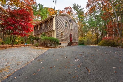73 White Oak Run, Dartmouth, MA, 02747-1060 | Card Image
