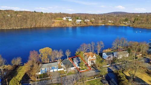 203 Lake Shore Dr, Mahopac, NY, 10541-1352 | Card Image