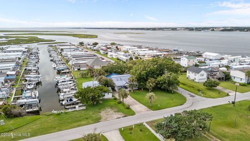 319 Old Causeway Rd, Atlantic Beach, NC, 28512-7349 | Card Image
