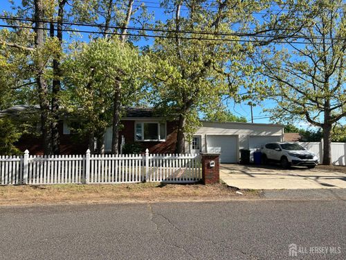 24 Kensington Ave, Old Bridge, NJ, 08857-1109 | Card Image