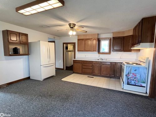 19773 Highway 21, Delta, IA, 52550-8525 | Card Image