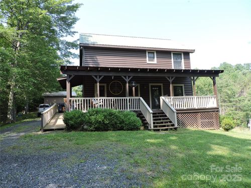 674 Johnsons Riverbend Ln, Bakersville, NC, 28705-0588 | Card Image