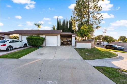 995 Vallejo Ave, Simi Valley, CA, 93065-5662 | Card Image