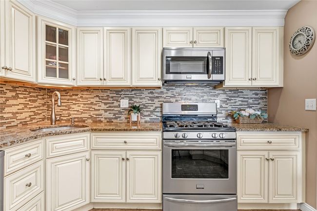 APT-405 - 200 Hoffman Ave, Condo with 2 bedrooms, 2 bathrooms and 2 parking in Cranston RI | Image 16